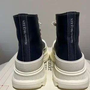 Preowned ALEXANDER MCQUEEN
Navy Leather Tread Slick High Sneakers size 42 alexander mcqueen tread slick high top sneakers size 42 | eBay main image 4